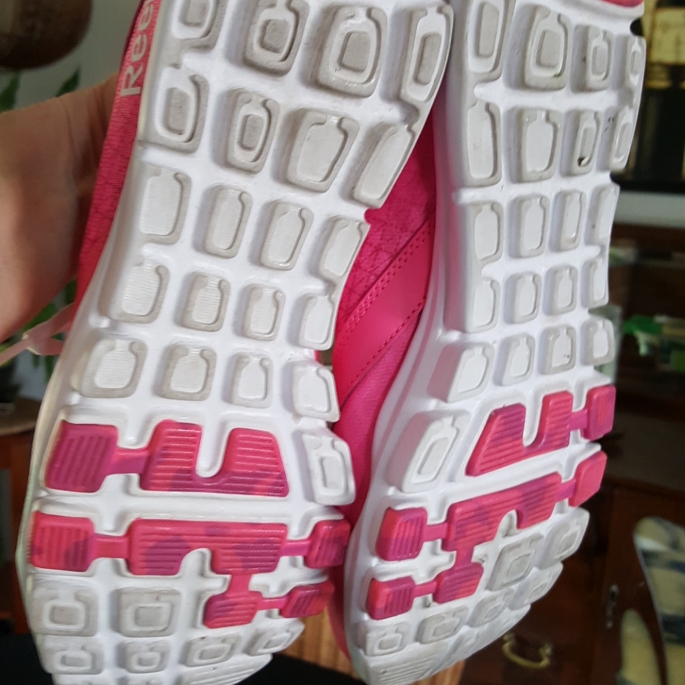Hot Pink Reebok Memory Tech - Picture 4 of 4